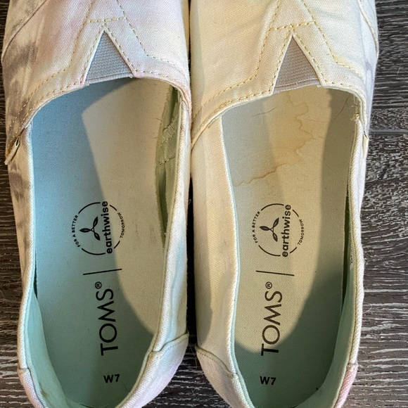 TOMS Tie Dye Alpargata Slip ons - Picture 2 of 3